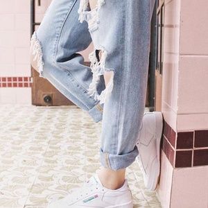 BDG (UO) Slim Destroyed Boyfriend Jeans 28W